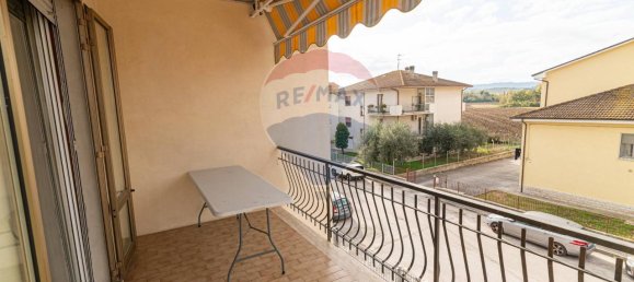 6-salle Appartement à Jesi, Italy No. 4736 26