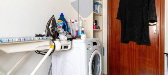 6-salle Appartement à Jesi, Italy No. 4736 20