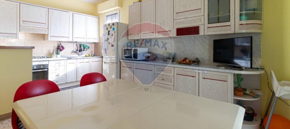 6-salle Appartement à Jesi, Italy No. 4736 8