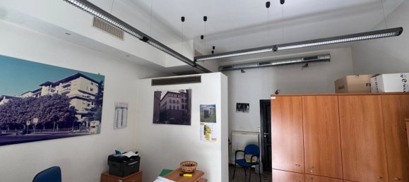 Oficina en Prato, Italy 110 m² No. 262458 3