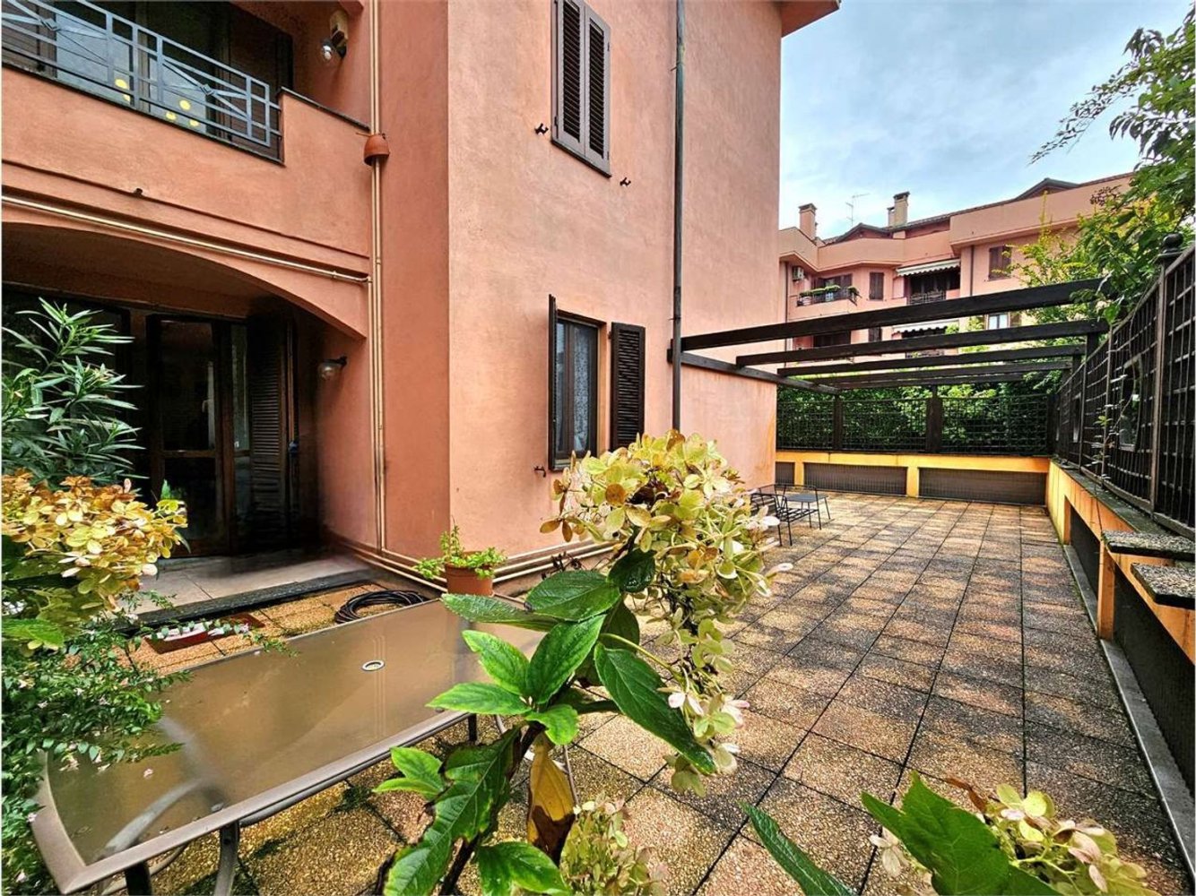 Apartamento de 2 habitaciónes en Abbiategrasso, Italy No. 5754