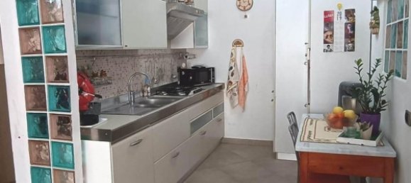 3-salle Appartement à Carrara, Italy No. 27361 20