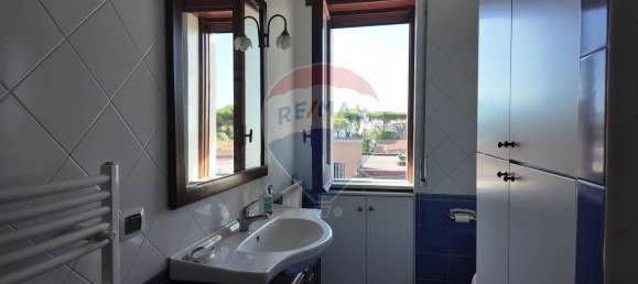 89m² Office in Torre del Greco, Italy No. 381393 33