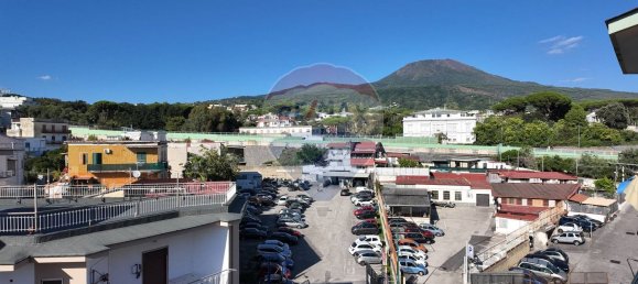 89m² Office in Torre del Greco, Italy No. 381393 6