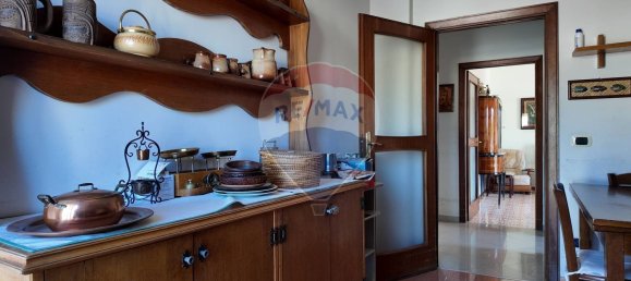 89m² Office in Torre del Greco, Italy No. 381393 31