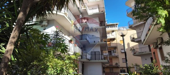 89m² Office in Torre del Greco, Italy No. 381393 3