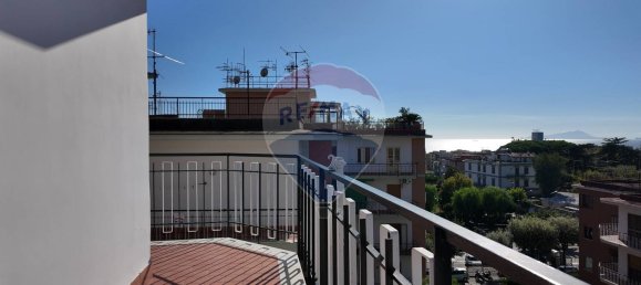 89m² Office in Torre del Greco, Italy No. 381393 9