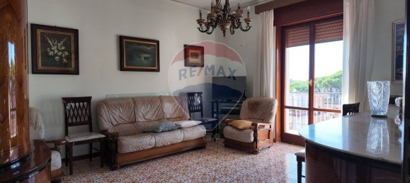 89m² Office in Torre del Greco, Italy No. 381393 22