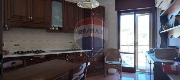 89m² Office in Torre del Greco, Italy No. 381393 32