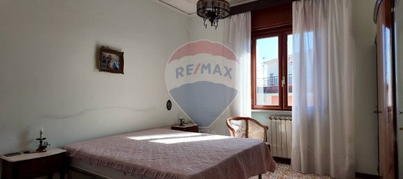 89m² Office in Torre del Greco, Italy No. 381393 16