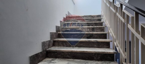 89m² Office in Torre del Greco, Italy No. 381393 13