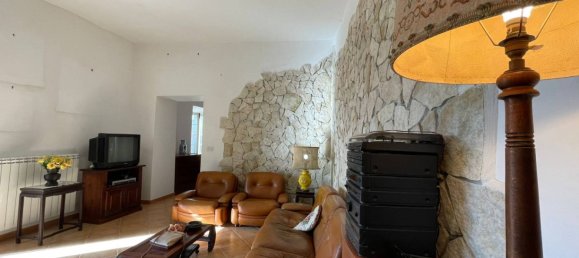 2 Schlafzimmer Wohnung in Rocca d'Arce, Italy, Nr. 113900 9