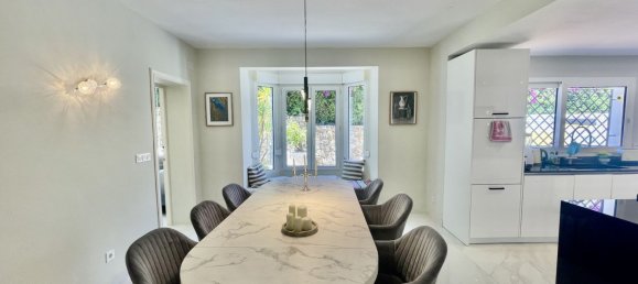 Villa de 5 dormitorios en Cádiz, Spain No. 140776 10