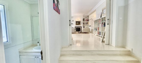 Villa de 5 dormitorios en Cádiz, Spain No. 140776 4