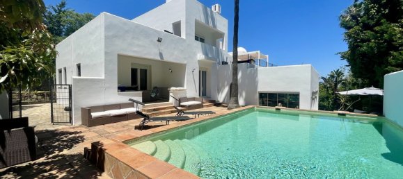Villa de 5 dormitorios en Cádiz, Spain No. 140776 2