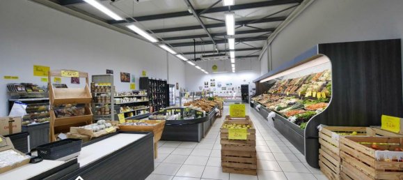 135m² Commercial property in Castres, France No. 293967 2