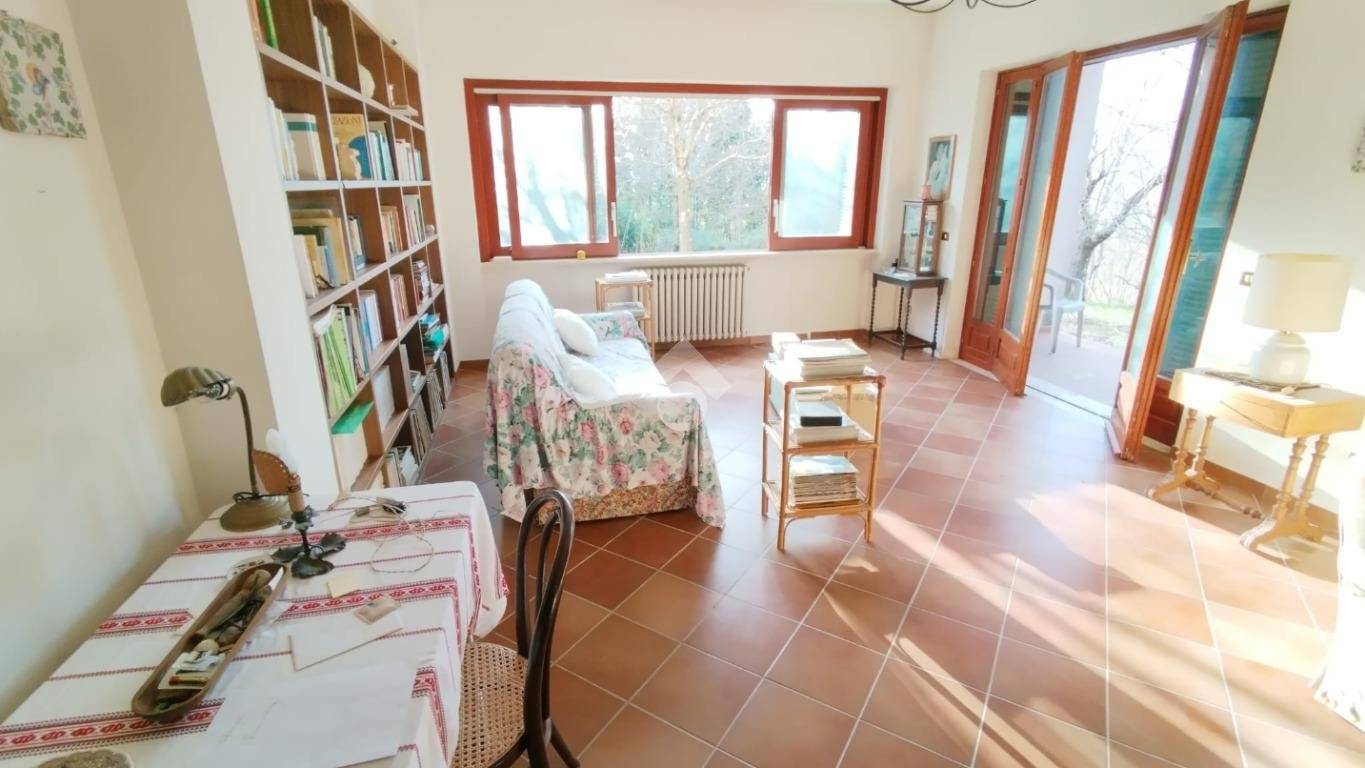 Villa de 6 dormitorios en Cervaro, Italy No. 206810