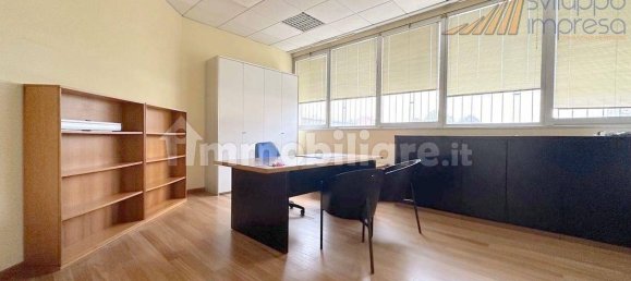 5 rooms Office in Cinisello Balsamo, Italy No. 61097 15