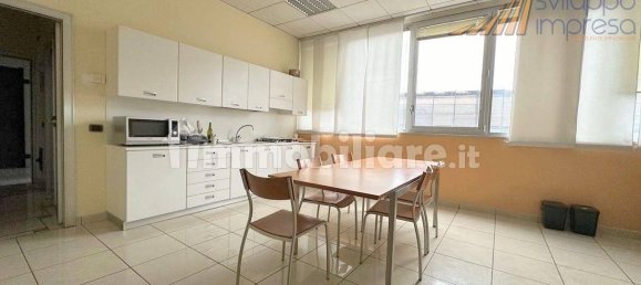 5 rooms Office in Cinisello Balsamo, Italy No. 61097 21