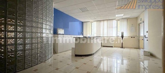 5 rooms Office in Cinisello Balsamo, Italy No. 61097 16