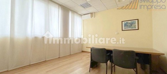 5 rooms Office in Cinisello Balsamo, Italy No. 61097 13