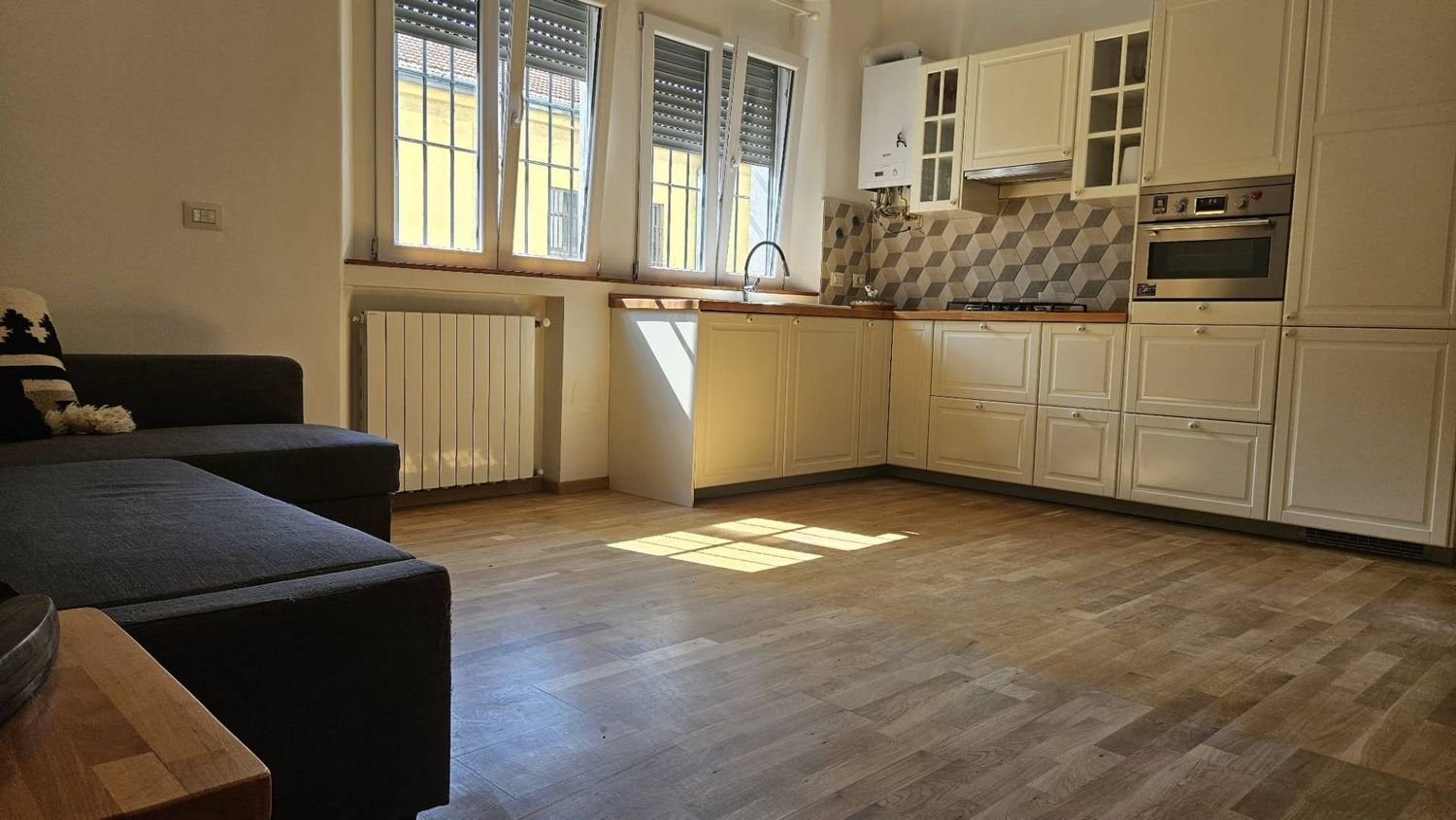 3-Zimmer Wohnung in Milan, Italy, Nr. 338103