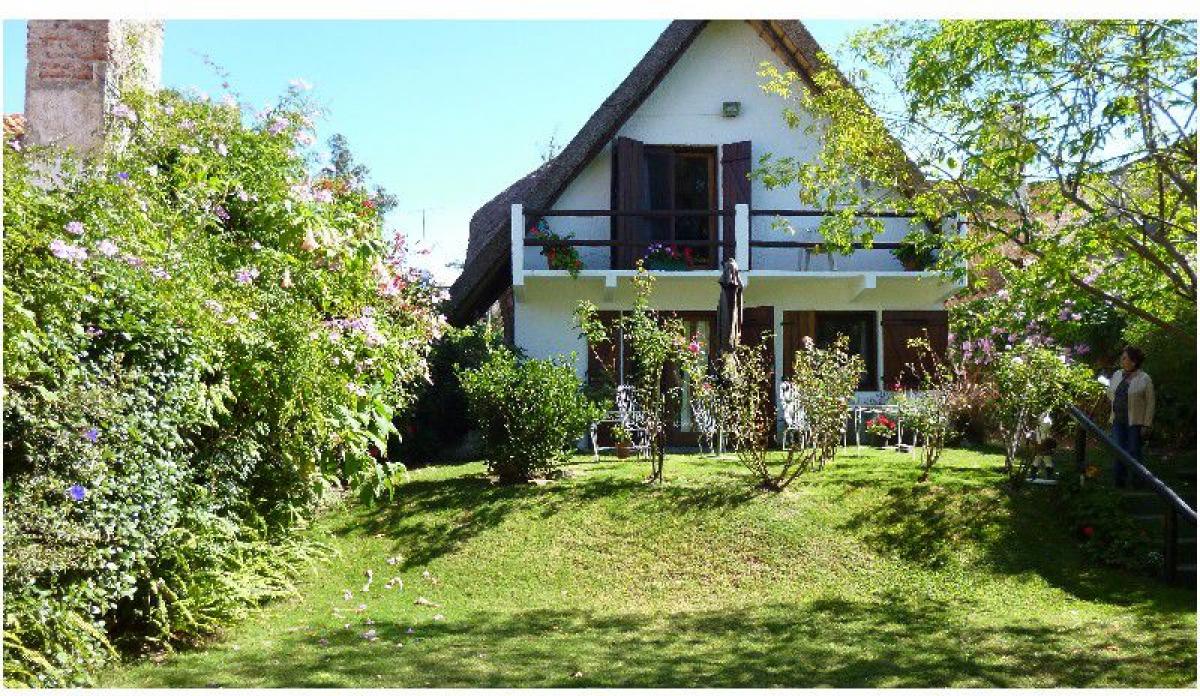 3 bedrooms House in Maldonado, Uruguay No. 4236