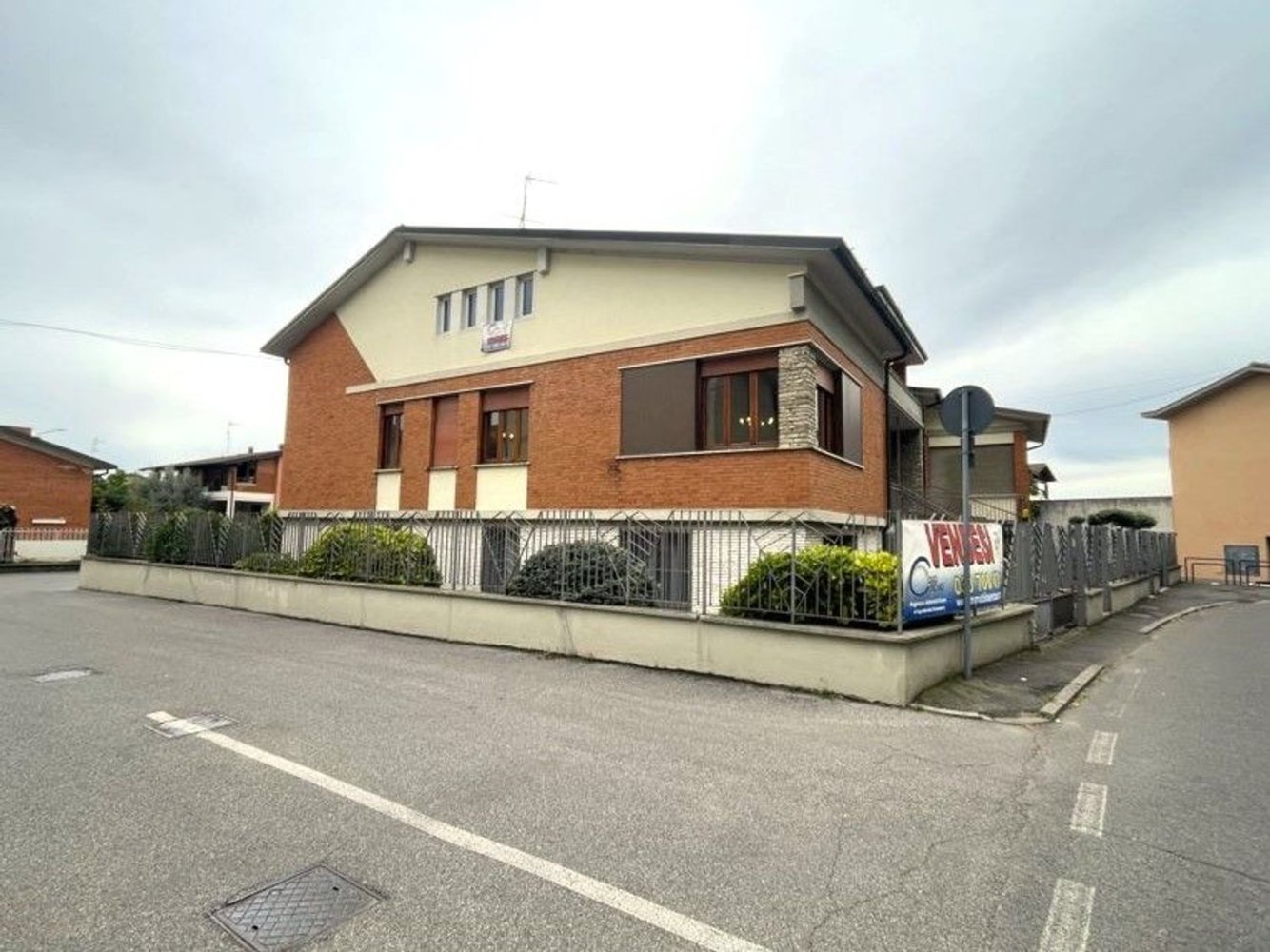 4-salle Villa à Chiari, Italy No. 279456