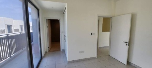 Вилла с 4 спальнями в Dubai South (Dubai World Central), ОАЭ № 111020 13