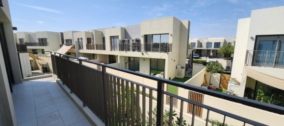 Вилла с 4 спальнями в Dubai South (Dubai World Central), ОАЭ № 111020 15