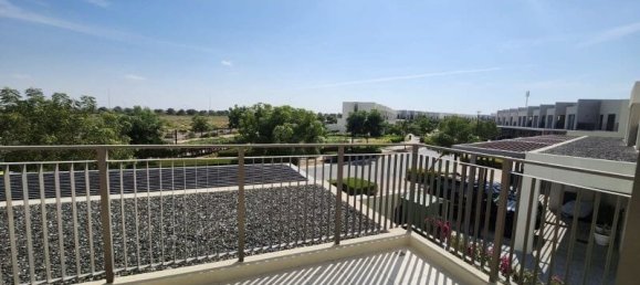 Вилла с 4 спальнями в Dubai South (Dubai World Central), ОАЭ № 111020 3