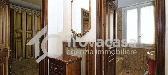 3 bedrooms Apartment in Modena, Italy No. 53845 53