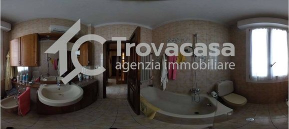 3 bedrooms Apartment in Modena, Italy No. 53845 26