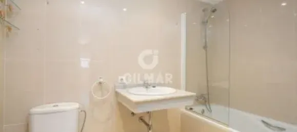 Apartamento de 3 dormitorios en Marbella, Spain No. 50561 11