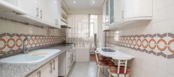 Apartamento de 3 dormitorios en Marbella, Spain No. 50561 2