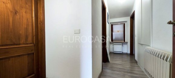 3 rooms Apartment in Città di Castello, Italy No. 63908 22