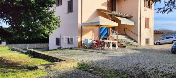 3 rooms Apartment in Città di Castello, Italy No. 63908 3