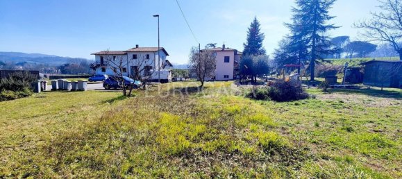 3 rooms Apartment in Città di Castello, Italy No. 63908 9