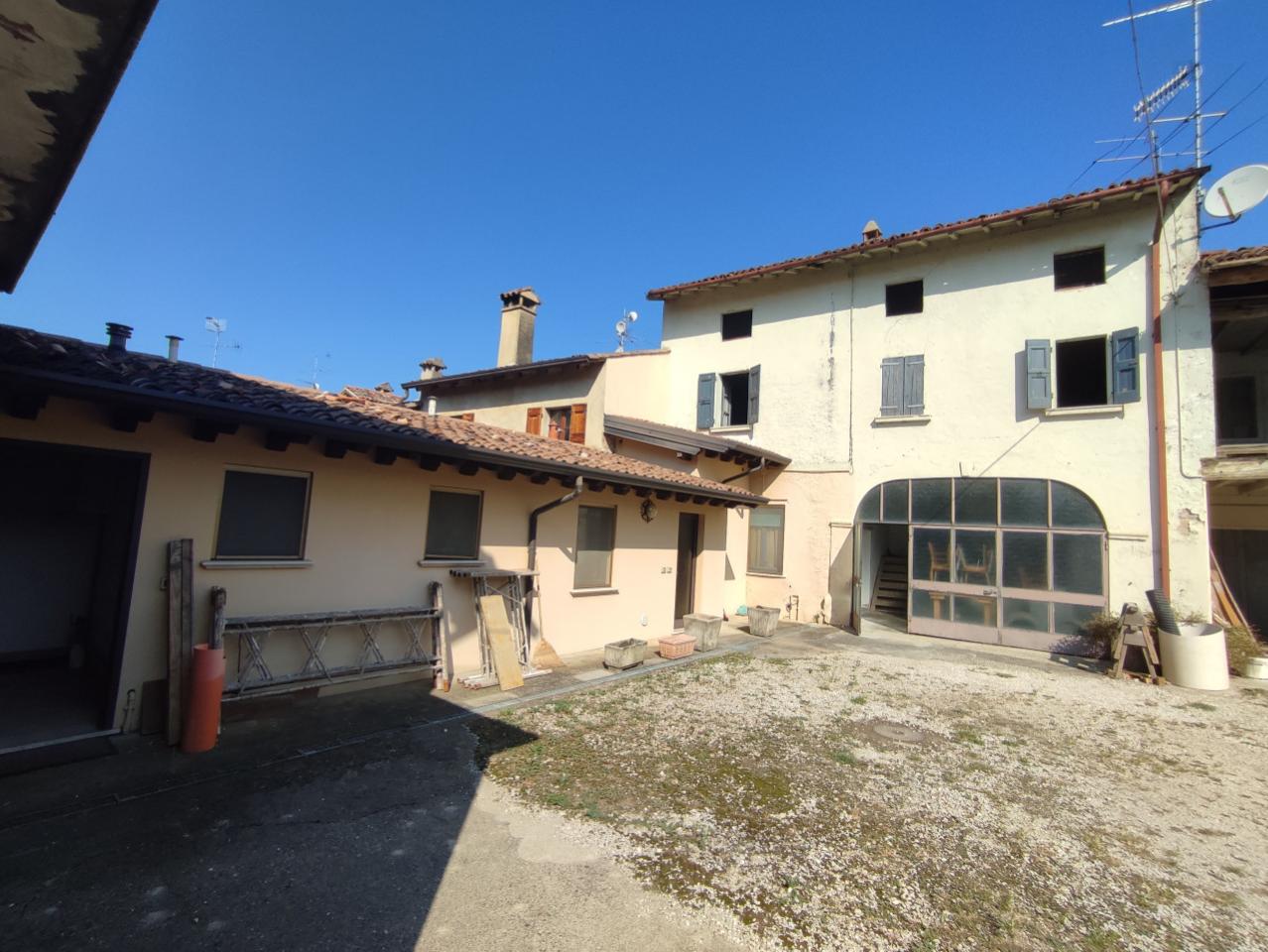 7 rooms House in Lonato del Garda, Italy No. 238136