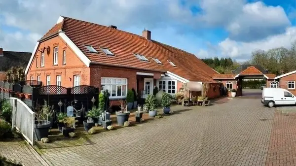 6 rooms Warehouse in Aurich, Germany No. 26724