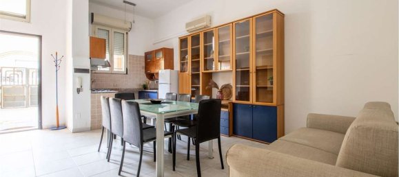 Квартира с 3 спальнями в Кальяри, Италия № 338809 2