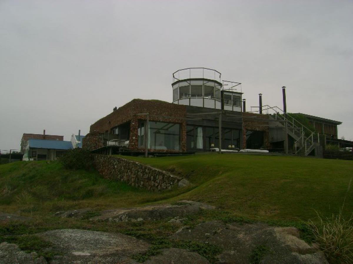 3 bedrooms House in Maldonado, Uruguay No. 8907