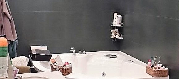 4 bedrooms Apartment in Nasimi, Azerbaijan No. 403 30