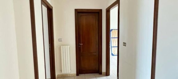 Apartamento de 4 habitaciónes en Lamezia Terme, Italy No. 269928 2