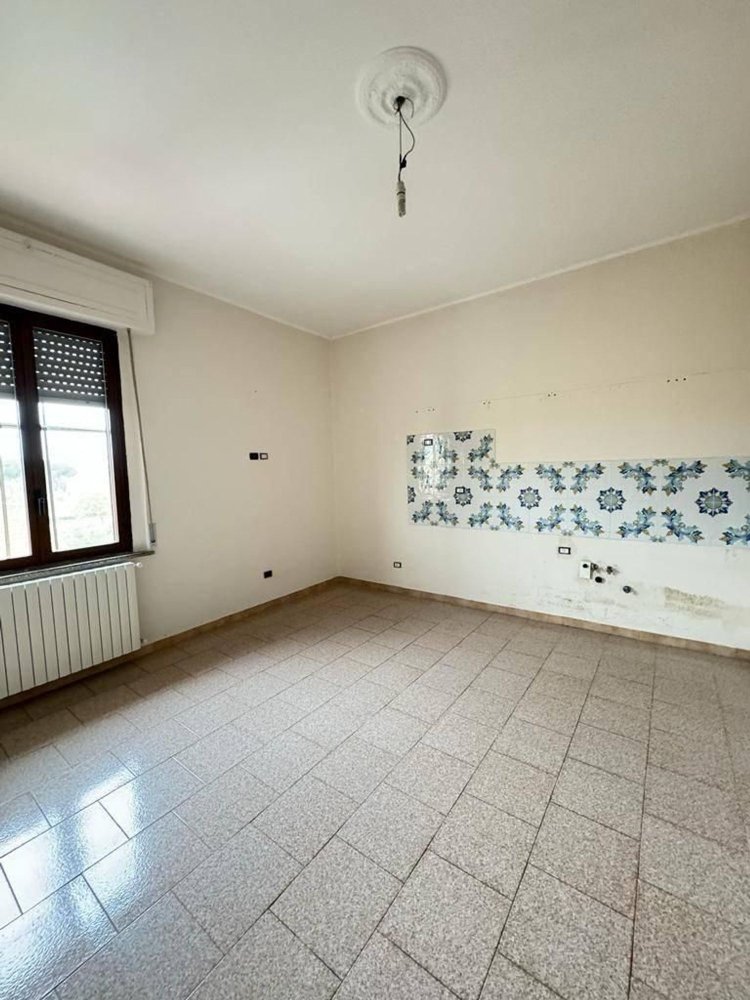 Apartamento de 4 habitaciónes en Lamezia Terme, Italy No. 269928
