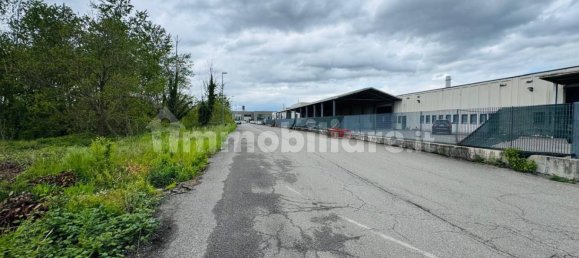 10000m² Warehouse in Carnate, Italy No. 340516 3