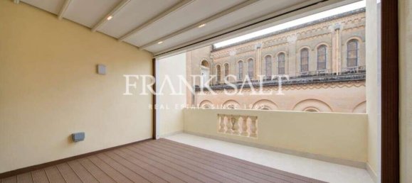 3 bedrooms Townhouse in Sliema, Malta No. 10268 23