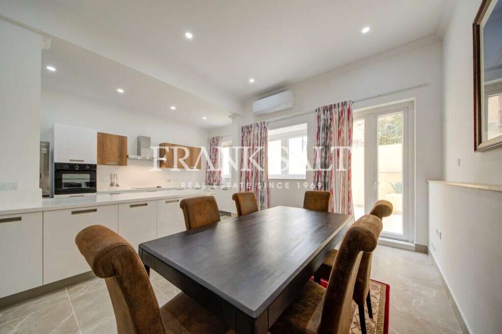 3 bedrooms Townhouse in Sliema, Malta No. 10268