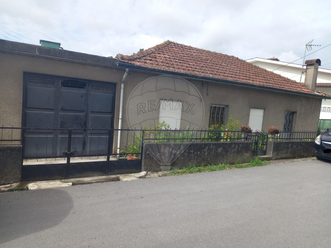 4 bedrooms House in Lordelo, Portugal No. 38810