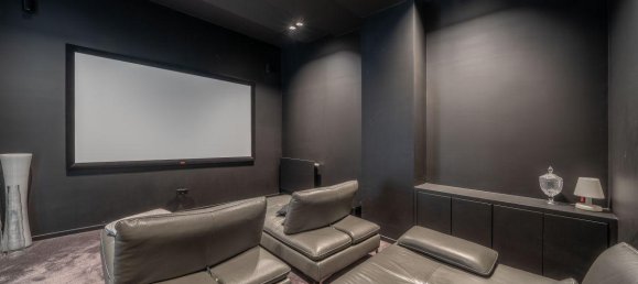 4 bedrooms Apartment in Paris, France No. 169520 5